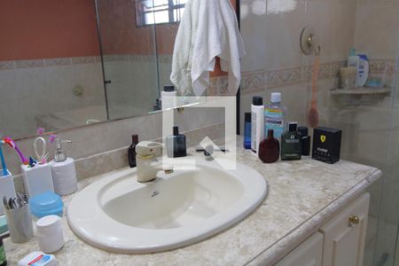 Casa à venda com 253m², 3 quartos e 3 vagasPia banheiro da suíte