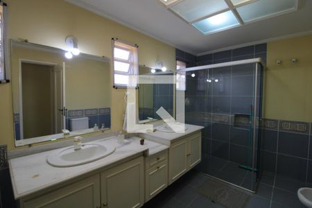 Casa à venda com 253m², 3 quartos e 3 vagasBanheiro comum