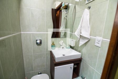 Casa à venda com 135m², 3 quartos e 2 vagas Casa à venda com 135m², 3 quartos e 2 vagasBanheiro