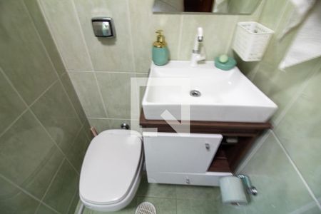 Casa à venda com 135m², 3 quartos e 2 vagas Casa à venda com 135m², 3 quartos e 2 vagasBanheiro