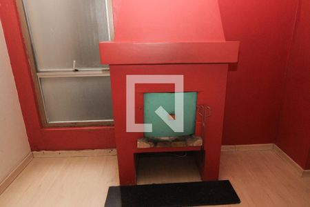 Detalhe Sala - Lareira de apartamento para alugar com 2 quartos, 90m² em Menino Deus, Porto Alegre