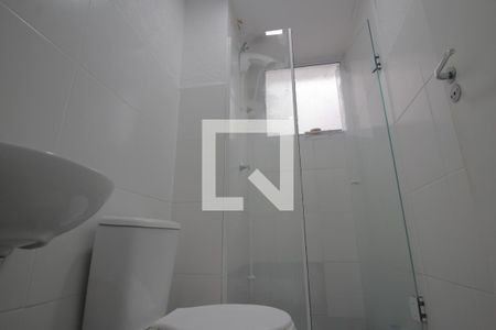 Banheiro de apartamento para alugar com 2 quartos, 45m² em Mato Grande, Canoas