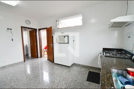Casa à venda com 150m², 4 quartos e 6 vagasCopa