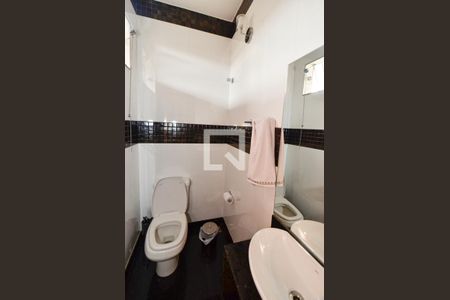 Casa à venda com 150m², 4 quartos e 6 vagasLavabo