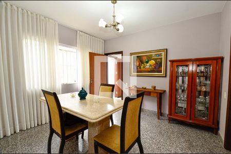 Casa à venda com 150m², 4 quartos e 6 vagasCopa