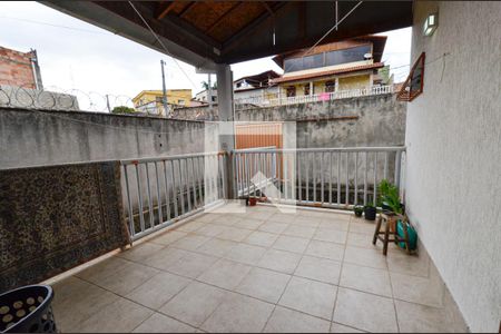 Casa à venda com 150m², 4 quartos e 6 vagasVaranda