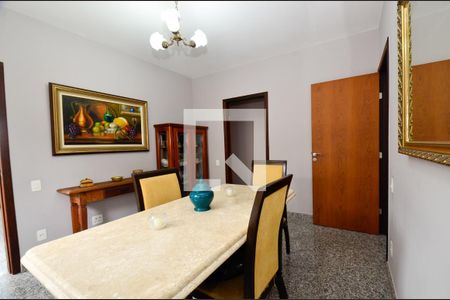 Casa à venda com 150m², 4 quartos e 6 vagasCopa