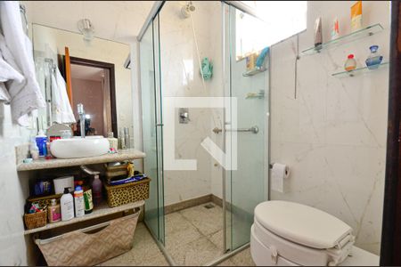 Casa à venda com 150m², 4 quartos e 6 vagasBanheiro/suite