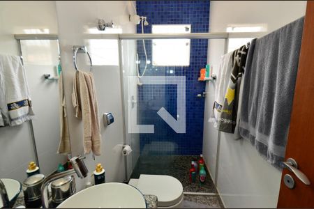 Casa à venda com 150m², 4 quartos e 6 vagasBanheiro social