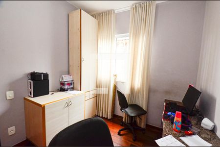 Casa à venda com 150m², 4 quartos e 6 vagasQuarto 4/escritorio