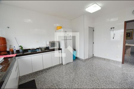 Casa à venda com 150m², 4 quartos e 6 vagasCopa