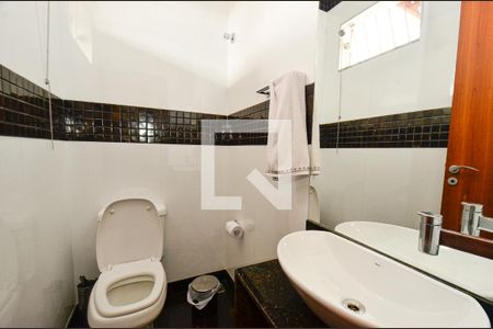 Casa à venda com 150m², 4 quartos e 6 vagasLavabo