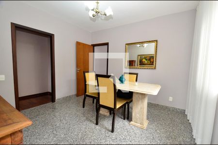 Casa à venda com 150m², 4 quartos e 6 vagasCopa