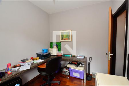 Casa à venda com 150m², 4 quartos e 6 vagasQuarto 4/escritorio