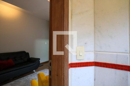 Banheiro de kitnet/studio à venda com 1 quarto, 48m² em Carmo, Belo Horizonte