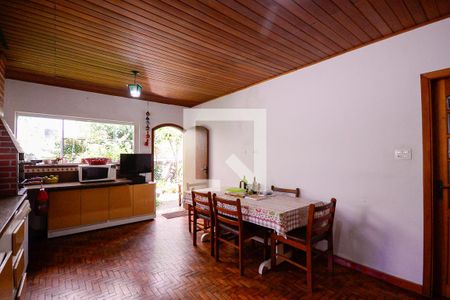 Casa à venda com 300m², 3 quartos e 3 vagasEspaço Gourmet