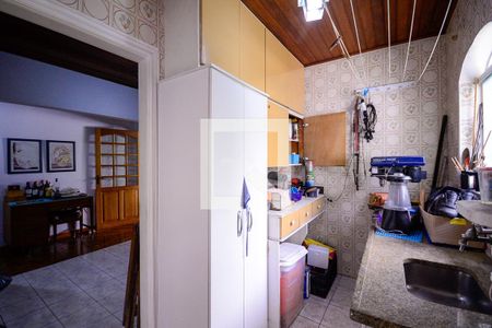 Casa à venda com 300m², 3 quartos e 3 vagasÁrea de Serviço 