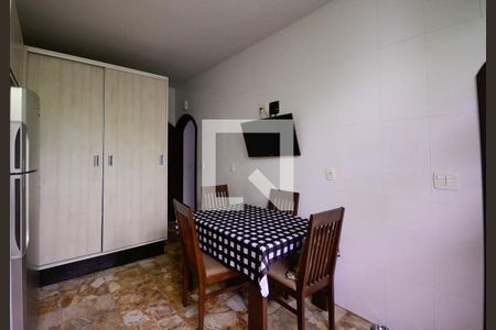 Casa à venda com 300m², 3 quartos e 3 vagasCozinha 