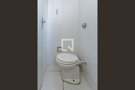 Banheiro de serviço de apartamento à venda com 2 quartos, 90m² em Carlos Prates, Belo Horizonte