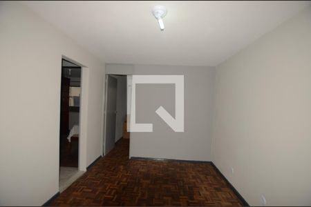 Sala de apartamento para alugar com 2 quartos, 35555m² em Irajá, Rio de Janeiro