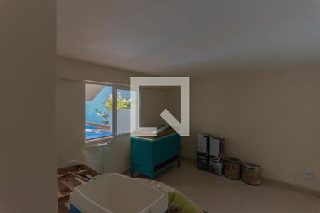 Casa à venda com 300m², 4 quartos e 5 vagas Casa à venda com 300m², 4 quartos e 5 vagasQuarto de Serviço