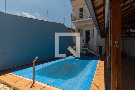 Casa à venda com 300m², 4 quartos e 5 vagas Casa à venda com 300m², 4 quartos e 5 vagasPiscina