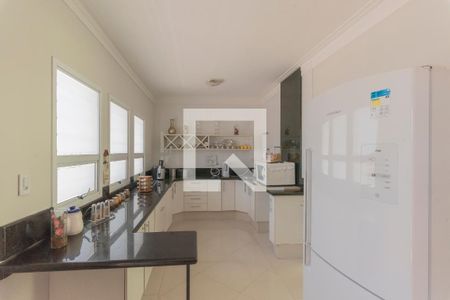 Casa à venda com 300m², 4 quartos e 5 vagas Casa à venda com 300m², 4 quartos e 5 vagasCozinha
