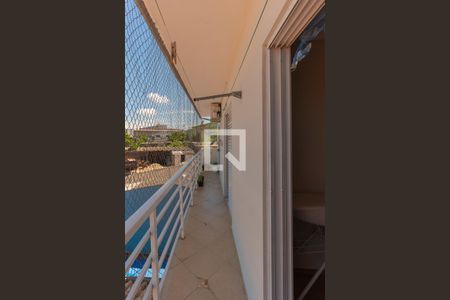 Casa à venda com 300m², 4 quartos e 5 vagas Casa à venda com 300m², 4 quartos e 5 vagasSacada da Suíte 1