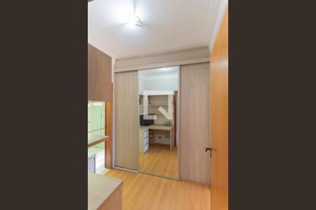 Casa à venda com 300m², 4 quartos e 5 vagas Casa à venda com 300m², 4 quartos e 5 vagasCloset da suíte 1
