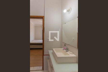 Casa à venda com 300m², 4 quartos e 5 vagas Casa à venda com 300m², 4 quartos e 5 vagasBanheiro da Suíte 2