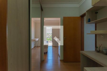 Casa à venda com 300m², 4 quartos e 5 vagas Casa à venda com 300m², 4 quartos e 5 vagasCloset da suíte 1