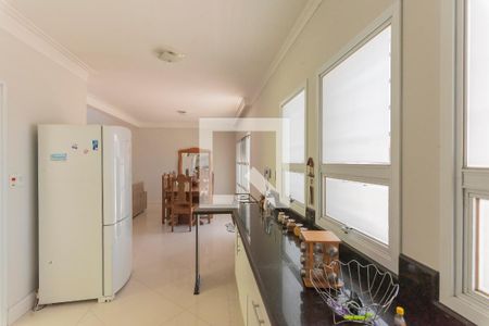 Casa à venda com 300m², 4 quartos e 5 vagas Casa à venda com 300m², 4 quartos e 5 vagasCozinha