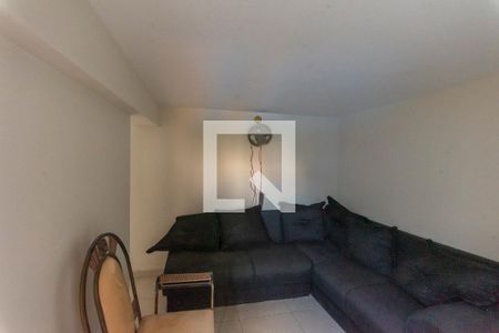 Casa à venda com 300m², 4 quartos e 5 vagas Casa à venda com 300m², 4 quartos e 5 vagasQuarto de Serviço