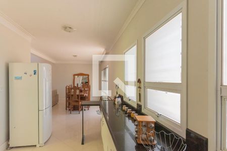 Casa à venda com 300m², 4 quartos e 5 vagas Casa à venda com 300m², 4 quartos e 5 vagasCozinha