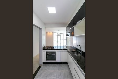 Apartamento para alugar com 98m², 3 quartos e 4 vagas Apartamento para alugar com 98m², 3 quartos e 4 vagasCozinha e Área de Serviço