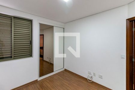 Apartamento para alugar com 98m², 3 quartos e 4 vagas Apartamento para alugar com 98m², 3 quartos e 4 vagasQuarto Suíte 2
