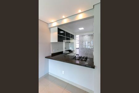 Apartamento para alugar com 98m², 3 quartos e 4 vagas Apartamento para alugar com 98m², 3 quartos e 4 vagasCozinha e Área de Serviço