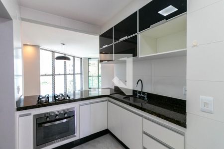 Apartamento para alugar com 98m², 3 quartos e 4 vagas Apartamento para alugar com 98m², 3 quartos e 4 vagasCozinha e Área de Serviço