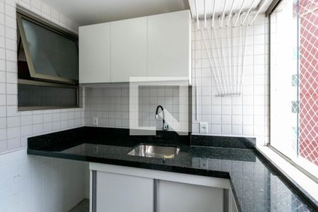 Apartamento para alugar com 98m², 3 quartos e 4 vagas Apartamento para alugar com 98m², 3 quartos e 4 vagasCozinha e Área de Serviço