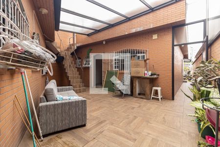 Casa à venda com 240m², 2 quartos e 2 vagasQuintal