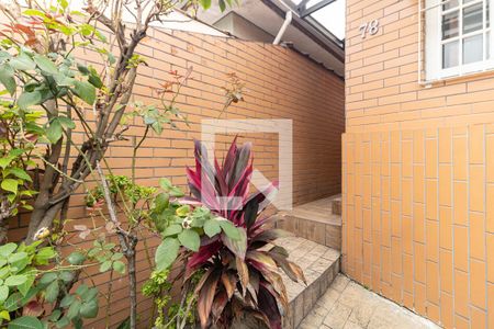 Casa à venda com 240m², 2 quartos e 2 vagasEscada