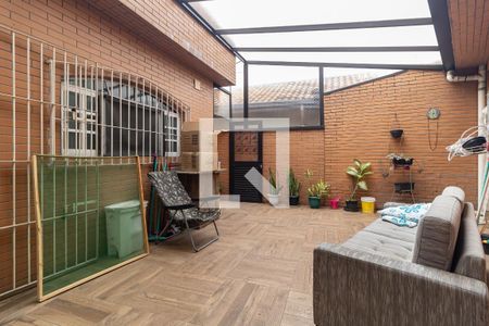 Casa à venda com 240m², 2 quartos e 2 vagasQuintal