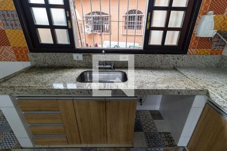 Casa à venda com 240m², 2 quartos e 2 vagasCozinha