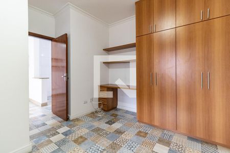 Casa à venda com 240m², 2 quartos e 2 vagasSuíte