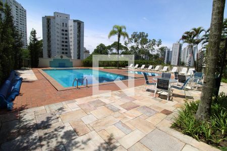 Apartamento à venda com 178m², 3 quartos e sem vagaÁrea comum - Piscina