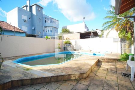 Casa à venda com 275m², 3 quartos e 3 vagasPiscina