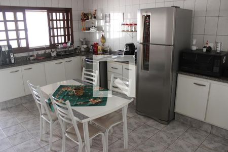 Casa à venda com 182m², 3 quartos e 2 vagasCozinha