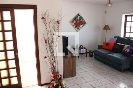 Sala de casa à venda com 3 quartos, 182m² em Horto Florestal, Jundiaí