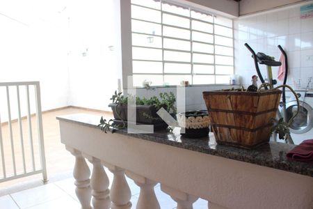 Casa à venda com 182m², 3 quartos e 2 vagasAcesso e quintal lateral