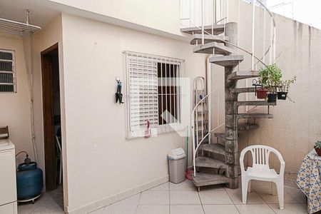Casa à venda com 160m², 3 quartos e 2 vagas Casa à venda com 160m², 3 quartos e 2 vagasQuintal